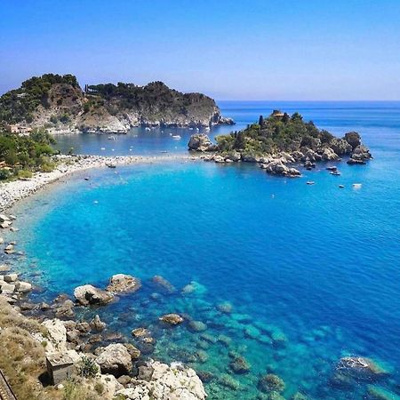 Mare Roccia Beachfront Apartment Таорміна Екстер'єр фото