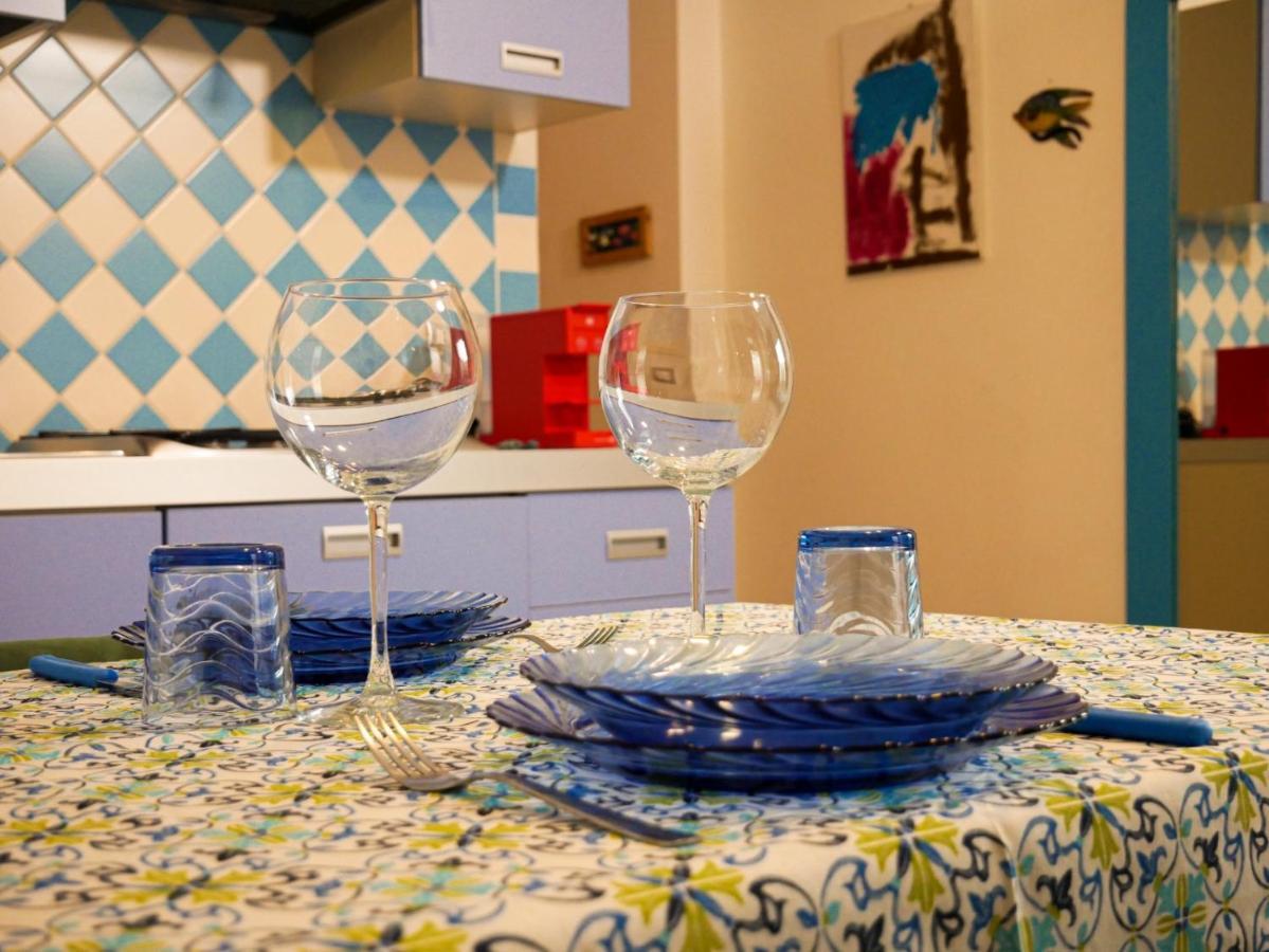 Mare Roccia Beachfront Apartment Таорміна Екстер'єр фото